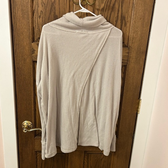 Free People We The Free Cream Juicy Ribbed Open Back Cowl Sweater Large NWOT - Picture 8 of 12